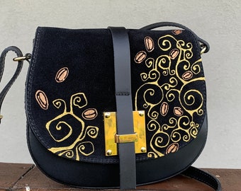 Schwarze Satteltasche aus Leder, handbemalt