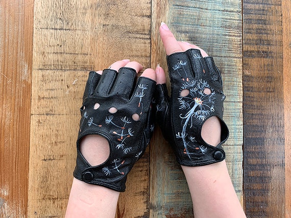 Women's Black Half Finger Gloves - Vintage Punk Rhinestone Driving & Fashion Gloves