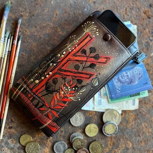 Portafoglio porta cellulare Simpatico porta carte di credito Runa Fehu dipinta a mano e arte floreale