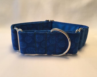 Collar de martingala de remolino azul de 1.5 "
