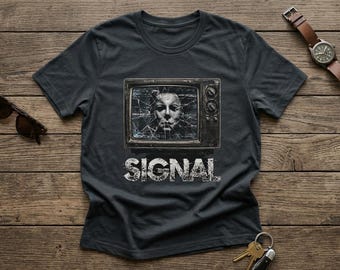 Griezelige tv-horror PNG, retro glitch-signaal shirtontwerp, vintage Halloween sublimatie