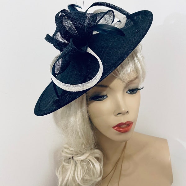 Fascinator Hat Navy Ivory/cream hatinator on hairband, perfect for the races or a wedding