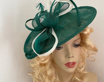 Fascinator Hat emerald Green Ivory/cream Saucer headpiece with Feathers on hairband, perfect for the Ascot races or a wedding guest
