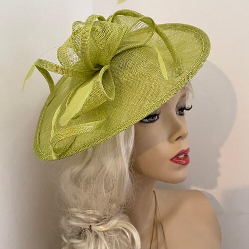 Lime Green Feather Fascinator Hair Clip Ladies Day Races  display picture 1