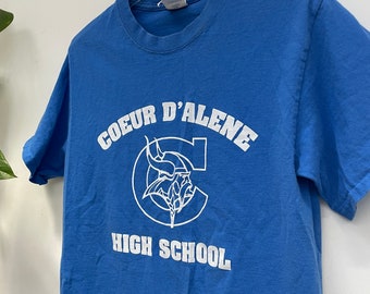 Petite vintage 00s tshirt tee // Coeur D'alene / High School
