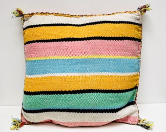 Moroccan Pillow Case / Handwoven throw pillow / Wool cushion / 17" x 18"