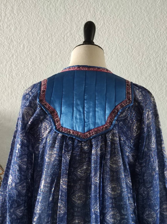 70's India NWOT Quilted satin yoke floral/paisley blo… Gem