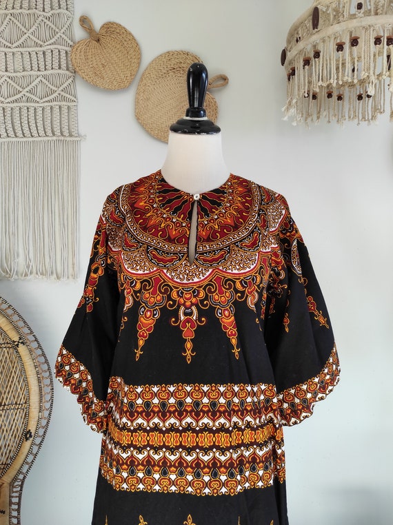 70's Boho dashiki Bold sunburst/Mandala print bla… - image 3