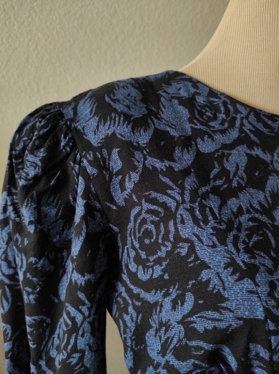 1980's does 1940's Milanzo Roses printed motif bl… - image 4