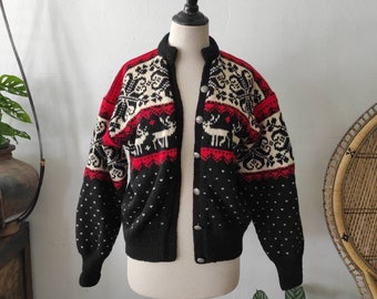 70's Icelandic fair isle chunky handknitted reindeer red/black/off-white wool cardigan/open sweater sz S/M