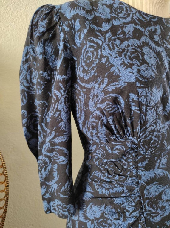 1980's does 1940's Milanzo Roses printed motif bl… - image 6