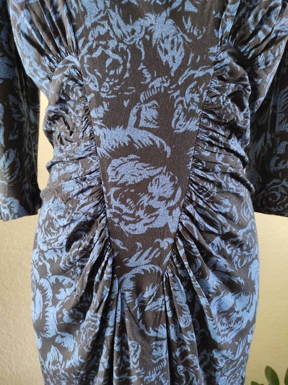 1980's does 1940's Milanzo Roses printed motif bl… - image 9
