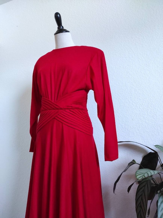 GoRgEoUs NWOT Nancy Johnson red 100% Wool draped/… - image 7