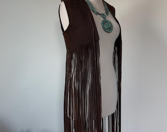 60-70-tals Boho Rik brun äkta mjukt hjortskinnsläder ULTRA lång väst med fransar unisex S