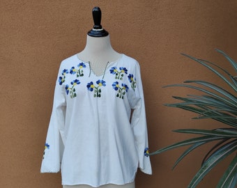 90's Boho Handmade Ethnic Guatemalan floral blue/yellow/green embroidered off-white crinkle cotton long slv. tunic top blouse S