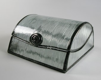 Jewelry box - uneven lines glass pattern