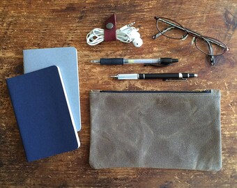Estuche de lona encerada con cremallera de latón, estuche marrón minimalista para lápices, cartera sencilla.