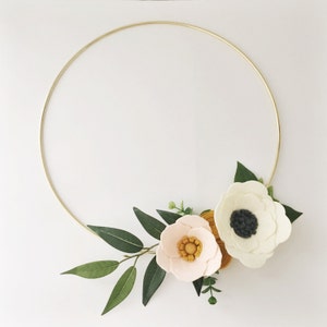 Wreath || Wreaths || Flower Wreath || Spring Wreath || Felt Flower Wreath || Modern Wreath || Wedding Wreath || Wreath Decor || Gold Wreath