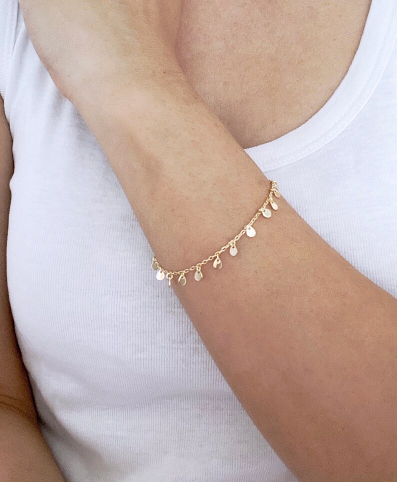 Dangling Coin Charm Bracelet for Women Dainty Minimalist Disc Bracelet Gift for Mom