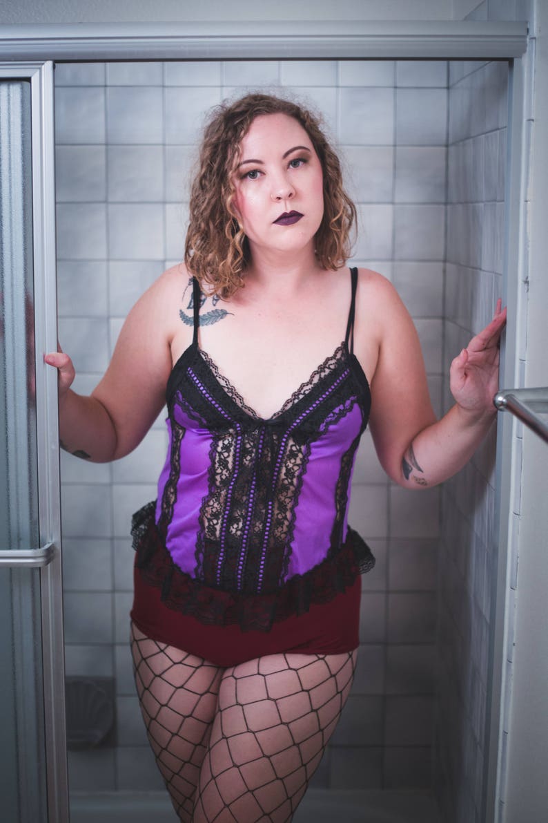 vintage 1980s purple /& black lace ruffle teddy