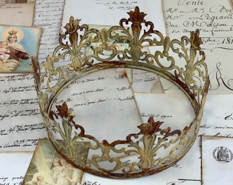Crown Turmeric and Rust Antiqued Metal, Decoration Cake Topper Ornament or Embellish it for Mixed Media Art, Photo Prop