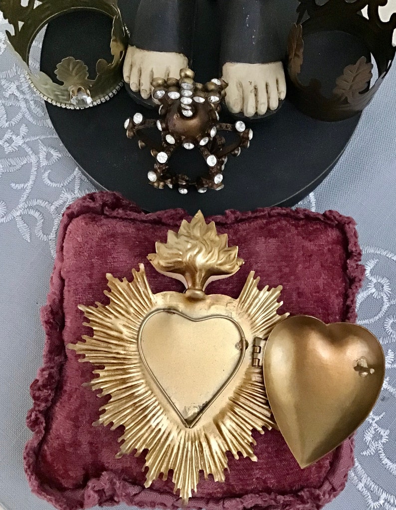 Flaming Heart Lockett, Antiqued Gold Finish image 4