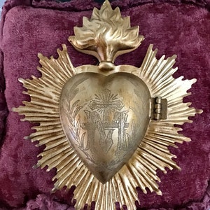 Flaming Heart Lockett, Antiqued Gold Finish image 2