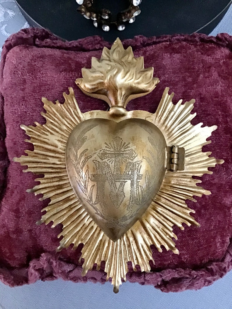 Flaming Heart Lockett, Antiqued Gold Finish image 2