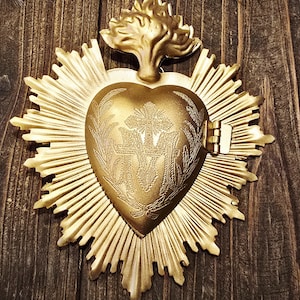 Flaming Heart Lockett, Gold Finish