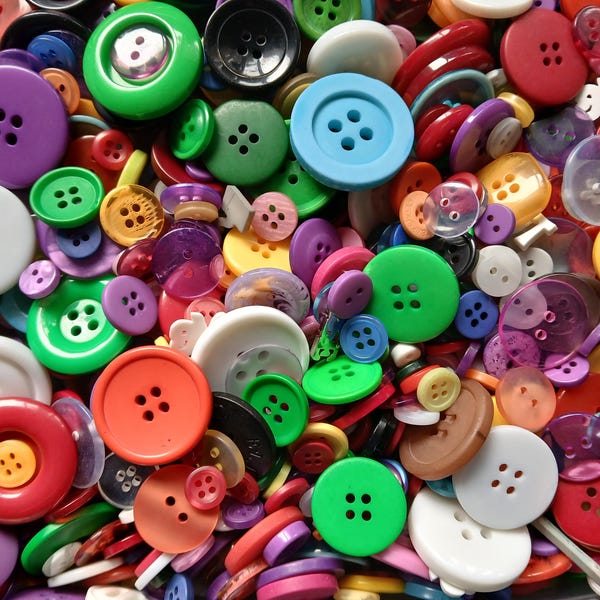 100 Assorted Sewing Buttons 1/4th to 1.5 Inch in Size New and Vintage