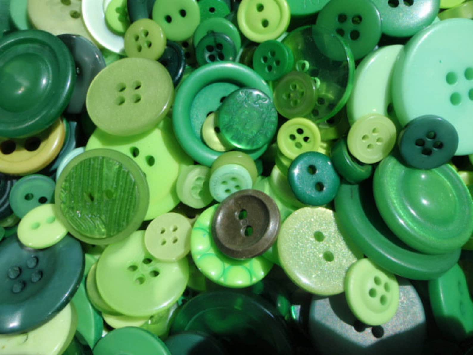 Green Sewing Button Mix 5 to 30mm Etsy