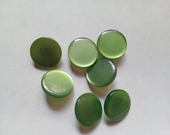 7 Green Vintage Sewing Buttons 5/8 Inch LAN