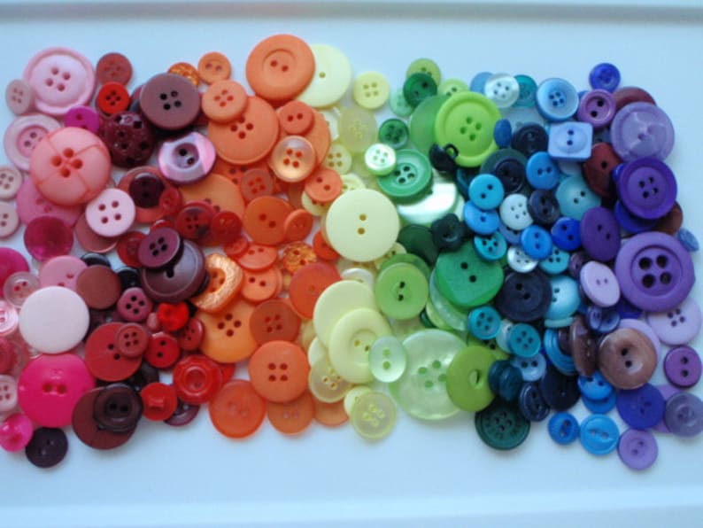 Rainbow Mix of Sewing Buttons 5 to 30mm 180 to 220 Buttons Quarter ...