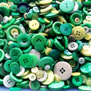 Green Sewing Button Mix 5 to 30mm