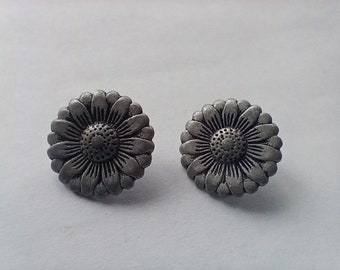 2 Flower Metal Sewing Buttons 18mm EAX