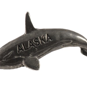 Broche de solapa de peltre con diseño creativo de orca de Alaska, A612
