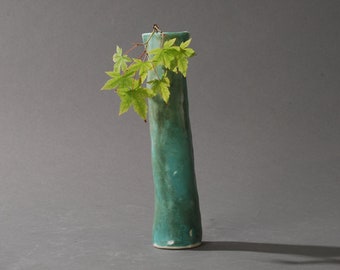 Tea ceremony flower pot. Bud vase. Green.