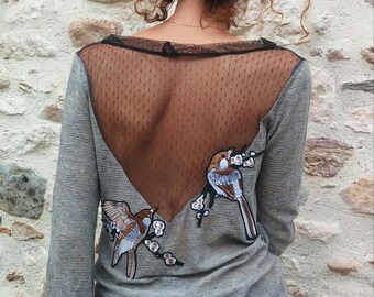 Top / blouse / birds / gray mesh and gold / tulle. 05217