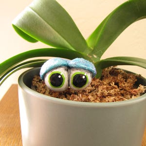 Sparkly Blue Eyeballs Plant Stake, Cute Houseplant Stake, Plant Lover Gift Idea, Silly House Plant Eyeballs