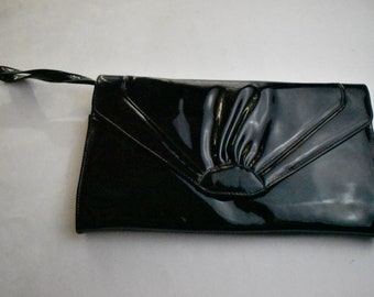 Vintage 1980s Patent Leather Clutch Purse Handbag With Snap Closure And Handle On Side NO MAKERS LABEL