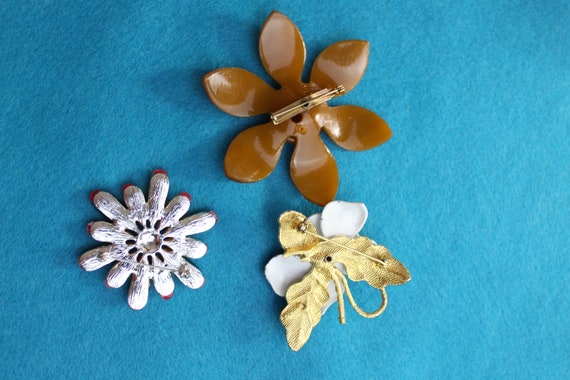 Vintage circa 1960s Flower Lot Of 3 Pins OR Brooc… - image 2