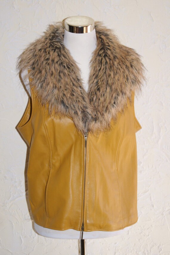 Terry Lewis Mustard Color Leather Vest With Detachable Faux Fur Collar Medium Size