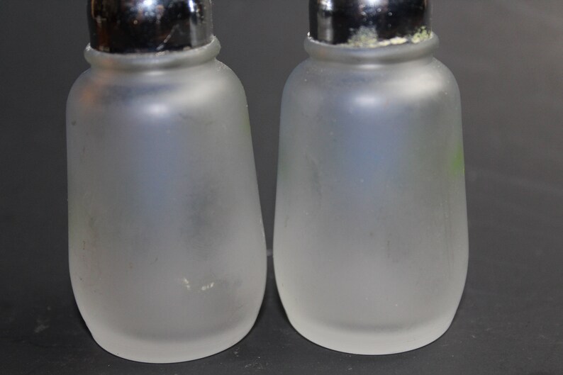 Vintage 1950s Hazel Atlas Frosted Glass Salt And Pepper Shakers With Handpainted Grapes Or Floral Decoration Chrome Lids