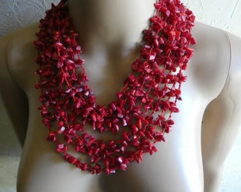 Collectible 8 Strand Coral Knotted Chip Necklace With A Toggle Closure No Makers Mark