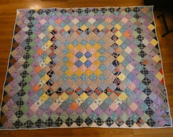 1950s-1960s Handmade Quilt Hand Stitched Postage Stamp or Around The World Style Pattern