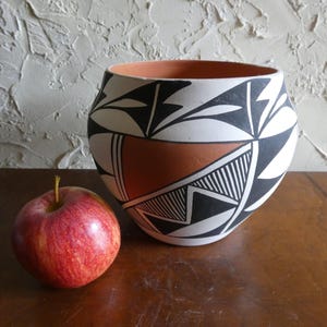 1987 Acoma Pottery Pauline Abeita Native American Tribal Pattern Pottery Ceramic Olla Pot