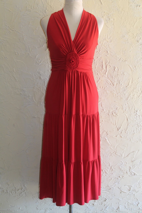 Vintage Evan Picone Red Dress: Sleeveless V-Neck with Crochet Detail, Size 4