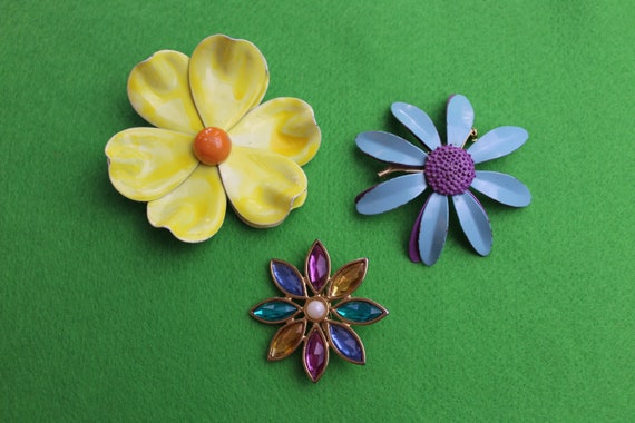 Vintage Lot of 3 Pins Total Circa 1960s 2 Enamel Flower Pins or Brooches  and 1 Jeweled Flower Pin or Brooch 