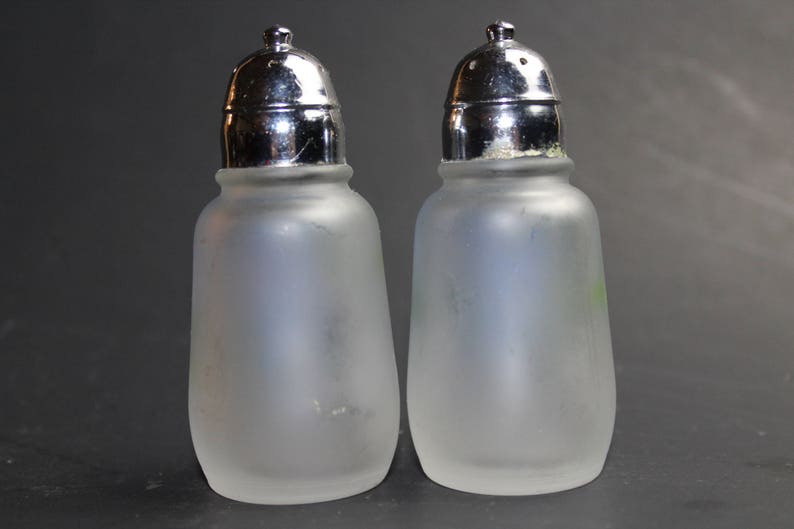 Vintage 1950s Hazel Atlas Frosted Glass Salt And Pepper Shakers With Handpainted Grapes Or Floral Decoration Chrome Lids