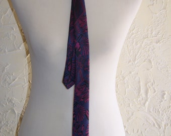Vintage DONEAGLE Narrow Tie Purple With Floral Motif 1980s Polyester